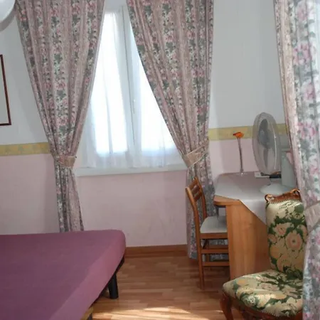 里维埃拉酒店 3*